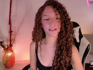 ChloeMoreti  live sex cam