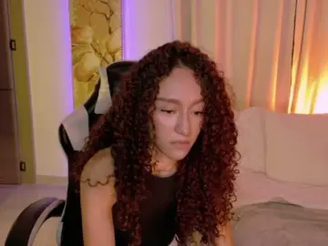ChloeMoreti  live sex cam