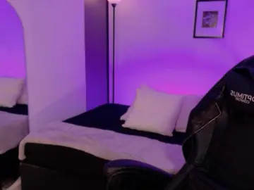 ChloeMoreti  live sex cam