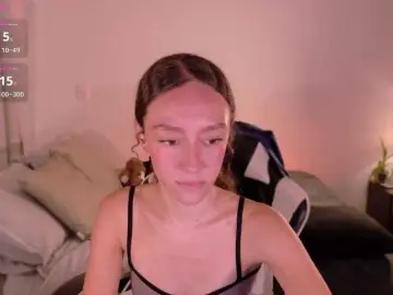 ChloeMoreti  live sex cam