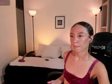 ChloeMoreti  live sex cam