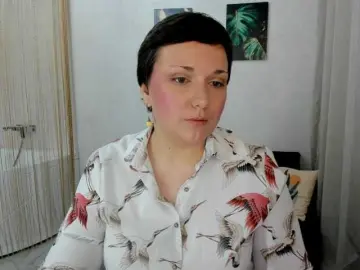 GoldenHazea  live sex cam
