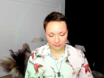 GoldenHazea  live sex cam