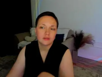 GoldenHazea  live sex cam