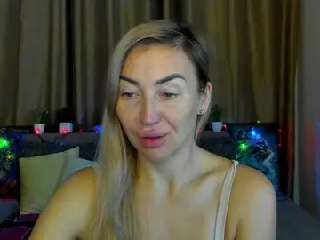 Jullyblondkiss  live sex cam