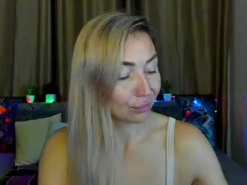 Jullyblondkiss  live sex cam