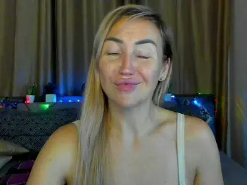 Jullyblondkiss  live sex cam