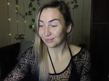 Jullyblondkiss  live sex cam