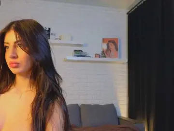 Qwwwelbi  live sex cam