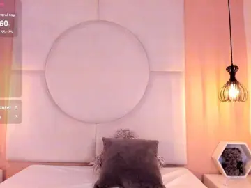 Sara-Foxy  live sex cam