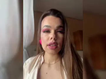 GiaVibey  live sex cam