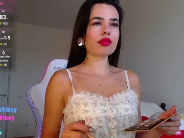 GiaVibey  live sex cam