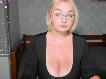 GreenEyesss  live sex cam