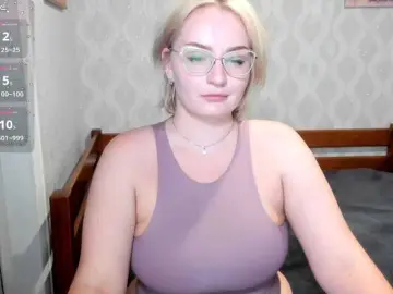 GreenEyesss  live sex cam