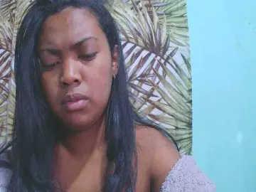Julia-skye  live sex cam