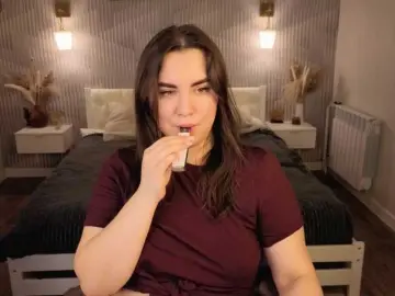 Nelie-Evans  live sex cam