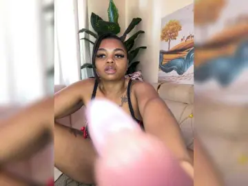 Pretty-thicky  live sex cam
