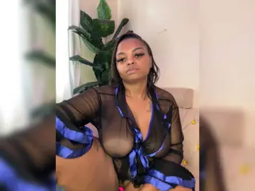 Pretty-thicky  live sex cam