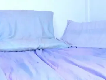 HennyKitty  live sex cam