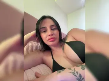 AprilRosse  live sex cam
