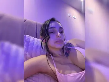 AprilRosse  live sex cam