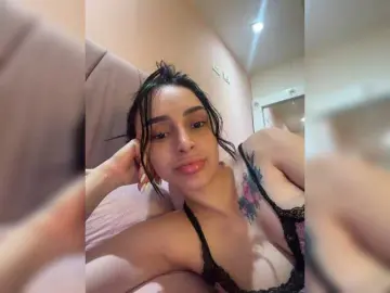 AprilRosse  live sex cam