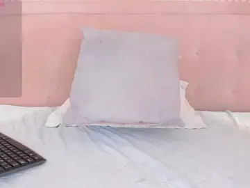 EmiliRoss  live sex cam