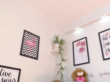 Joliet2  live sex cam