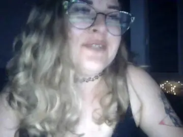 LucyKiss  live sex cam