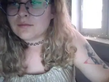 LucyKiss  live sex cam
