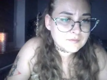LucyKiss  live sex cam