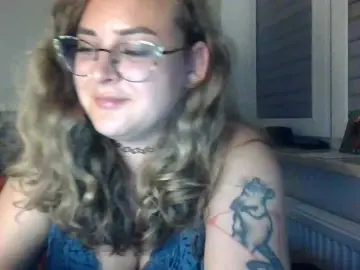 LucyKiss  live sex cam