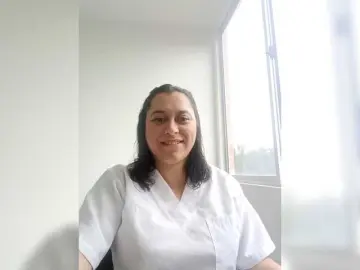 Queen-yess011  live sex cam