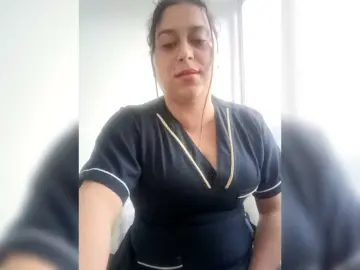 Queen-yess011  live sex cam