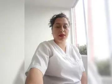 Queen-yess011  live sex cam