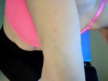 Rosea  live sex cam