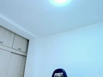 Sophiiaaxx  live sex cam