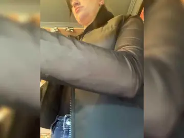 Tvoya-Bipka  live sex cam