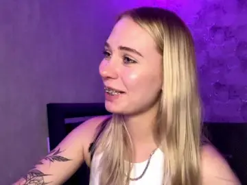 TrinaVoorhis  live sex cam