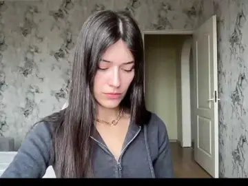 YourBella  live sex cam
