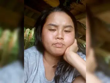 Melyna2k  live sex cam