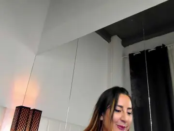 AmiraRees  live sex cam