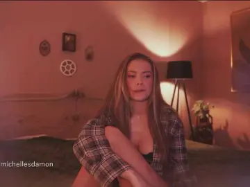 Astriad  live sex cam