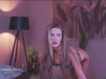 Astriad  live sex cam