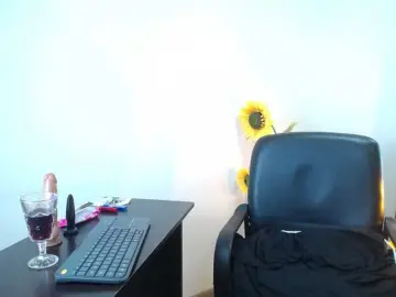 Lupita223  live sex cam