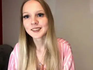 QueenieGroos  live sex cam
