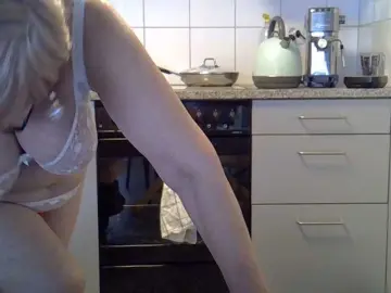 SweetCherry00  live sex cam