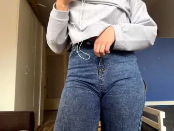MaudeFenster  live sex cam