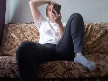 MaudeFenster  live sex cam