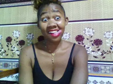 Reliane12  live sex cam